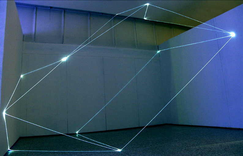 CARLO BERNARDINI, Stati di Illuminazione 2005, fibre ottiche, m h  4,5x6x3. Milano, Museo della Permanente.