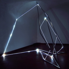 CARLO BERNARDINI, LA LUCE CHE GENERA LO SPAZIO, Particolari della mostra; Delloro Arte Contemporanea, Roma 2009 - 2010.