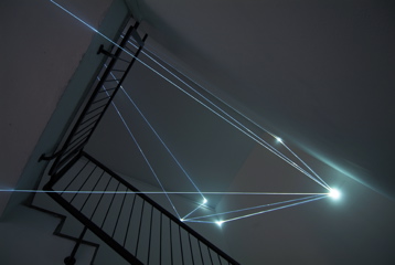 CARLO BERNARDINI, CODICE SPAZIALE 2009, Fibre ottiche, mt h 6x15x3. GAM – Civica Galleria d’Arte Moderna, Gallarate, Varese.