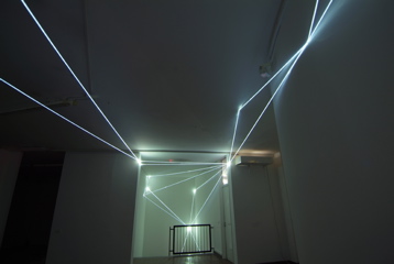 CARLO BERNARDINI, CODICE SPAZIALE 2009, Fibre ottiche, mt h 6x15x3, GAM – Civica Galleria d’Arte Moderna, Gallarate, Varese.