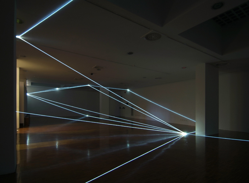 CARLO BERNARDINI, SPAZIO PERMEABILE 2008, Installazione ambientale in fibra ottica, mt h 3,50x18x18; Lissone (MI), Museo d’Arte Contemporanea.