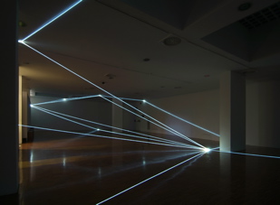 CARLO BERNARDINI, SPAZIO PERMEABILE 2008, Installazione ambientale in fibra ottica, mt h 3,50x18x18; Lissone (MI), Museo d’Arte Contemporanea.