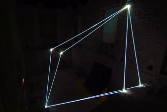 CARLO BERNARDINI, INTERRELAZIONI NELLO SPAZIO 2008, Installazione in fibre ottiche mt h 6x4x10, Rivara (TO) Castello di Rivara.