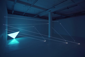 CARLO BERNARDINI, CODICE PROGRESSIVO DELLO SPAZIO 2009, Fibre ottiche e superficie elettroluminescente, mt h 3,60x10x7,5, Velan Centro d’Arte Contemporanea, Torino.