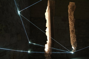 CARLO BERNARDINI, Catalizzatore di Luce  2007, fibre ottiche; h mt 3x5x4 (part.). Trani, Castello Svevo.
