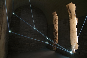 CARLO BERNARDINI, Catalizzatore di Luce  2007, fibre ottiche; h mt 3x5x4 (part.) Trani, Castello Svevo.