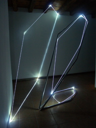 CARLO BERNARDINI, Catalizzatore di Luce 2006, fibre ottiche e acciaio inox; h mt 2,5x4x2. Mirano (VE), Barchessa di Villa Donà delle Rose. 
