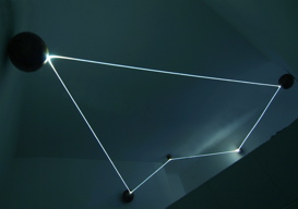 CARLO BERNARDINI, Orizzonte degli Eventi 2007, fibre ottiche, sfere di legno tribali; mt h 2x6x5. Como, Allarmi3, Casema De Cristoforis.