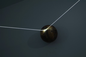 CARLO BERNARDINI, Orizzonte degli Eventi 2007, fibre ottiche, sfere di legno tribali; mt h 2x6x5 (part.). Como, Allarmi3, Casema De Cristoforis.