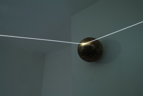 CARLO BERNARDINI, Orizzonte degli Eventi 2007, fibre ottiche, sfere di legno tribali; mt h 2x6x5 (part.) Como, Allarmi3, Casema De Cristoforis.