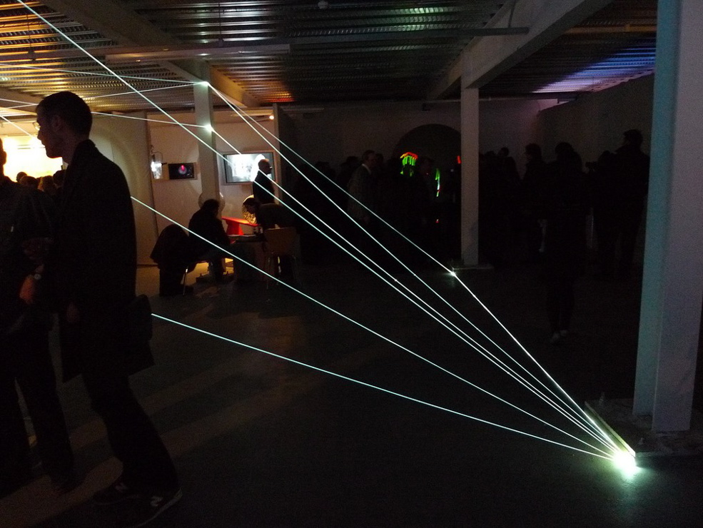 Carlo Bernardini, Matter is the Vacuum 2011, installazione in fibre ottiche, mt h 4x10x6. Kinetica Art Fair, Ambika P3, University of Westminister, London.