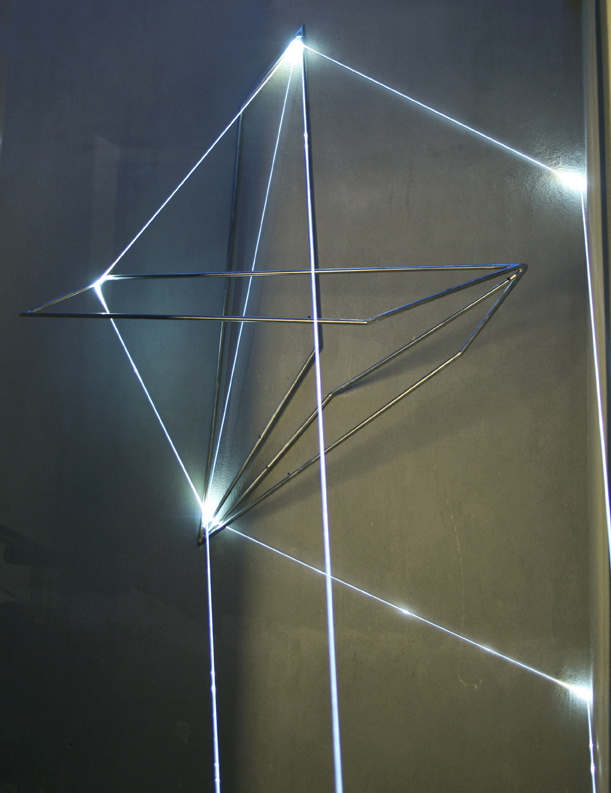 Carlo Bernardini, La Rivincita dell'Angolo 2011, fibre ottiche, acciaio inox (part.) mt h 18x3x4; MACRO Museo d'Arte Contemporanea di Roma.