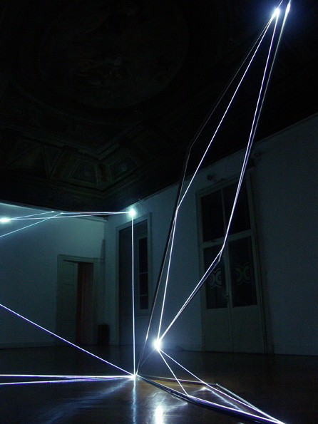 SPAZI PERMEABILI 2004 installazione in fibre ottiche e acciaio inox mt h 4,5x6x14 (Part.3) Galleria Milano.