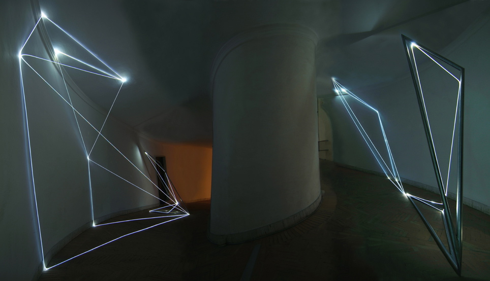 CARLO BERNARDINI, CATALIZZATORI DI LUCE 2005, fibre ottiche e acciaio inox, H mt 3x7x2 e H mt 3x4,5x1,5, Roma, Accademia di S.Luca.