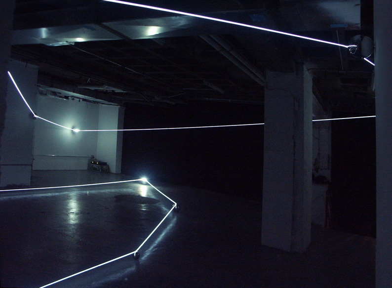 CARLO BERNARDINI, Event Horizon 2007, fibre ottiche, sfere in acciaio inox; mt h 4x13x10 (part.) New York, Swing Space, LMCC.