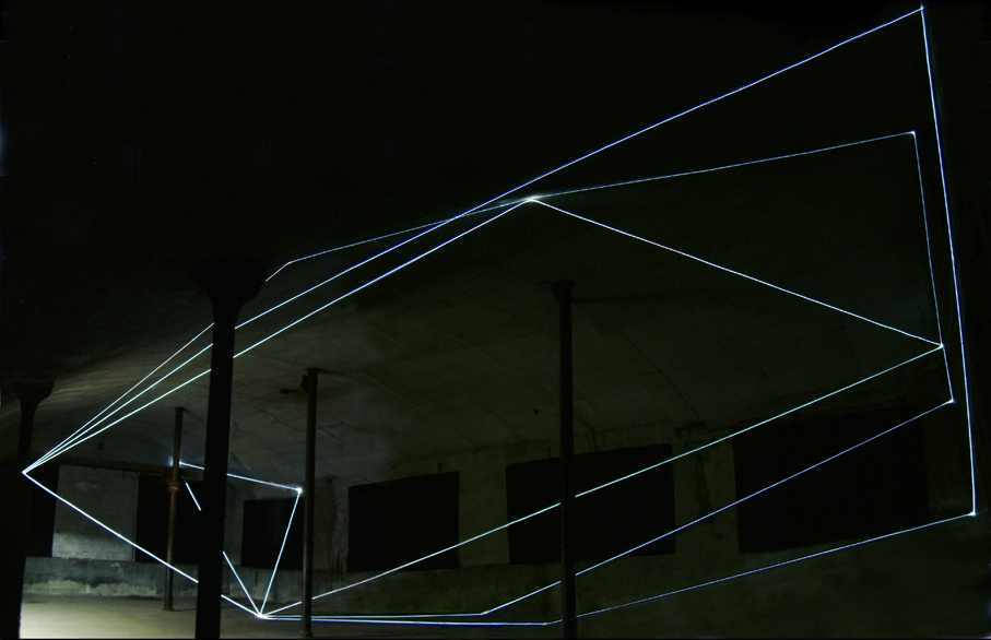 CARLO BERNARDINI, SPAZIO PERMEABILE 2003 Fibre ottiche, mt h 5x25x10, Spazio Como, Como.