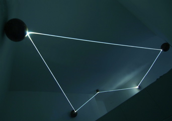 CARLO BERNARDINI, Orizzonte degli Eventi 2007, fibre ottiche, sfere di legno tribali; mt h 2x6x5. Como, Allarmi3, Casema De Cristoforis.