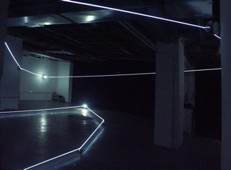 CARLO BERNARDINI, Event Horizon 2007, fibre ottiche, sfere in acciaio inox; mt h 4x13x10 (part.) New York, Swing Space, LMCC.