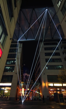 Carlo Bernardini, Suspended Crystallization 2010, optic fibers installation, mt h 25x21x18. Artlight Festival, CityQuartier Domaquarèe, Berlin.