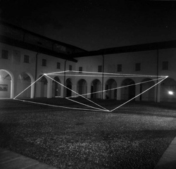 CARLO BERNARDINI, Permeable Space 1999, optical fibers, feet h 18x60x60; S.Domenico Cloisters, Reggio Emilia.