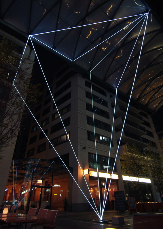 Carlo Bernardini, Suspended Crystallization 2010, optic fibers installation, mt h 25x21x18; Artlight Festival, CityQuartier Domaquarèe, Berlin.