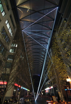 Carlo Bernardini, Suspended Crystallization 2010; optic fibers installation, mt h 25x21x18. Artlight Festival, CityQuartier Domaquarèe, Berlin.