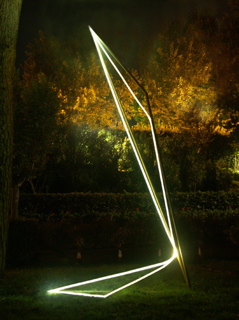 CARLO BERNARDINI, Linea di Luce 2003, acciaio inox e fibre ottiche, mt h 4x1,50x1, Roma, Ministero degli Affari Esteri.