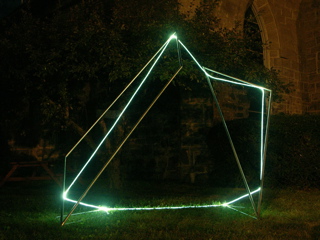 CARLO BERNARDINI, Space Drawing 2005, acciaio inox e fibra ottica, h cm 260x150x300, Great Barrington USA, Sculpture in the public arena, Main Street.