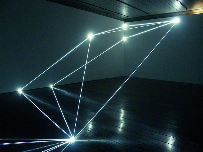 CARLO BERNARDINI, Spazio Permeabile 2004; fibre ottiche, mt h 4x11x25 (part.), Museo Passo Imperiale, Rio de Janeiro.