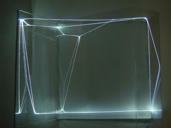 CARLO BERNARDINI, Virtual Volums 2001, fibre ottiche, plexiglass, cm h 100x40x135.