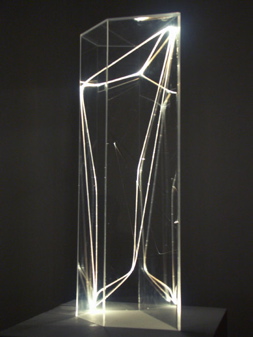 CARLO BERNARDINI, Spazio Permeabile 2004, fibre ottiche, plexiglass, cm h 80x20x30.