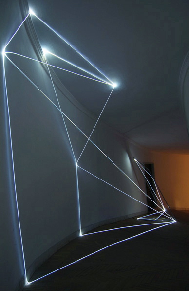 CARLO BERNARDINI, CATALIZZATORE DI LUCE 2005; fibre ottiche e acciaio inox, H mt 3x7x2, Roma, Accademia di S.Luca