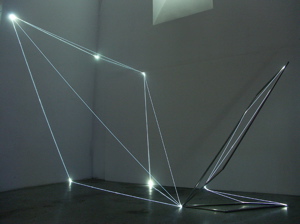 CARLO BERNARDINI, STATI DI ILLUMINAZIONE 2005, acciaio inox e fibre ottiche, m h  5x4x6. Frascati, Scuderie Aldobrandini