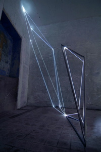CARLO BERNARDINI, CATALIZZATORE DI LUCE 2005, acciaio inox e fibre ottiche, m h  5x4x3. Viterbo, Chiesa di S.Tommaso