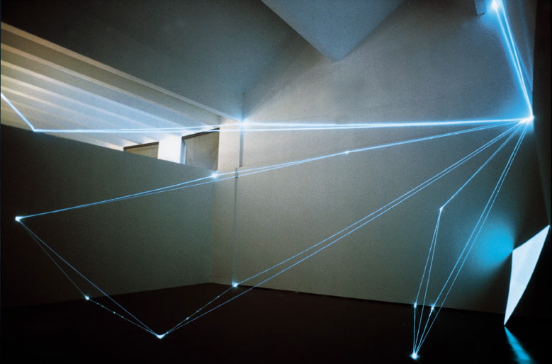 SPAZI PERMEABILI 2002-Fibre ottiche, superficie elettroluminescente, mt h 9x13x11, Triennale di Milano.