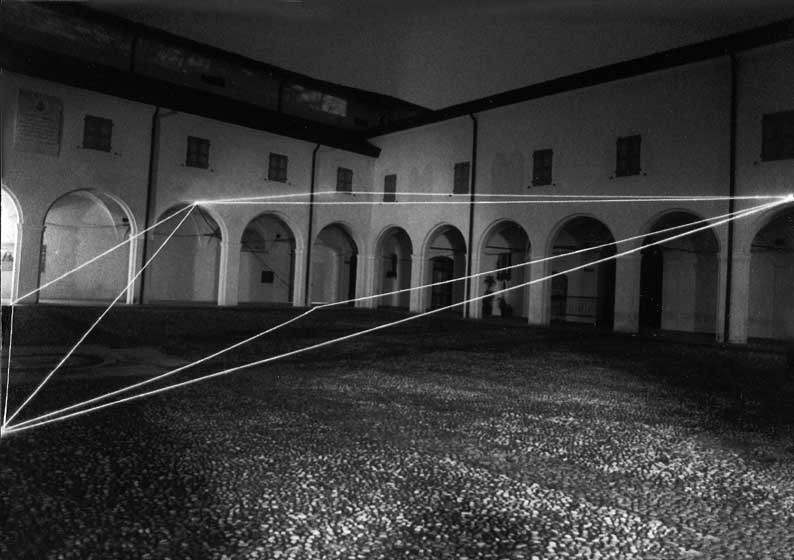 SPAZIO PERMEABILE 1999 Fibre ottiche, mt h 6,5x20x20, Chiostri di S.Domenico, Reggio Emilia