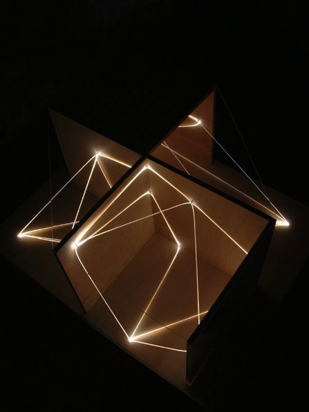 ARCHITETTURAL SPACE 2002 Fibre ottiche, legno, cm h 40x80x65, Sculpture Space, Utica, New York.