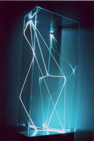 DIVISIONE DELL'UNITA` VISIVA 2001 Fibre ottiche, plexiglass, cm h 105x50x30, Targetti, Art Light Collection, White Sculpture.