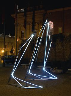LINEA DI LUCE 2003 Acciaio, fibre ottiche, mt h 4x2x5, Piazza del Campidoglio, Roma