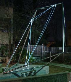 DIVISIONE DELL'UNITA` VISIVA 2002 Acciaio, fibre ottiche, mt h 4x3x4,5; Viale dei Platani, Castellanza(VA).