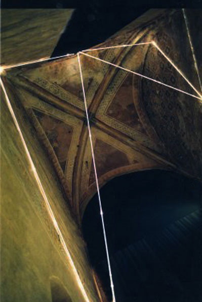 DIVISIONE DELL'UNITA` VISIVA 1998 Fibre ottiche, mt h 11x4x4,5, Galleria d'Arte Moderna, Chiesa di S.Francesco, Udine.