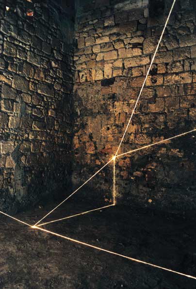 DIVISIONE DELL'UNITA` VISIVA 1996 Fibre ottiche, mt h 3,5x4x8, Chiesa di S.Francesco, Tuscania(VT).