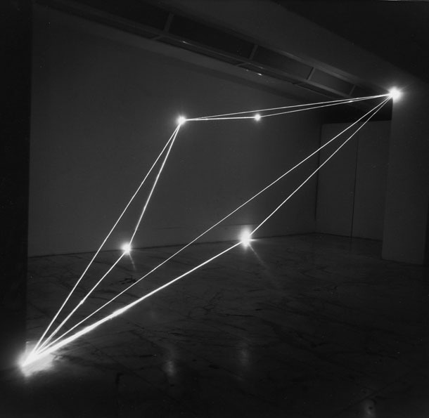 DIVISIONE DELL'UNITA` VISIVA 1999 Fibre ottiche, mt h 3x7x4,5, Museo Laboratorio di Arte Contemporanea, Universita` "La Sapienza" Roma.