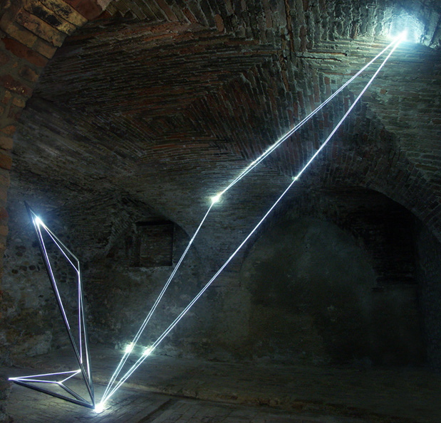 CARLO BERNARDINI, LIGHT CATALYST 2005, stainless steel, optic fibers, feet h 11x14x22 (one-dimensional vision). Castelbasso, Fondaco-Palazzo Pirocchi